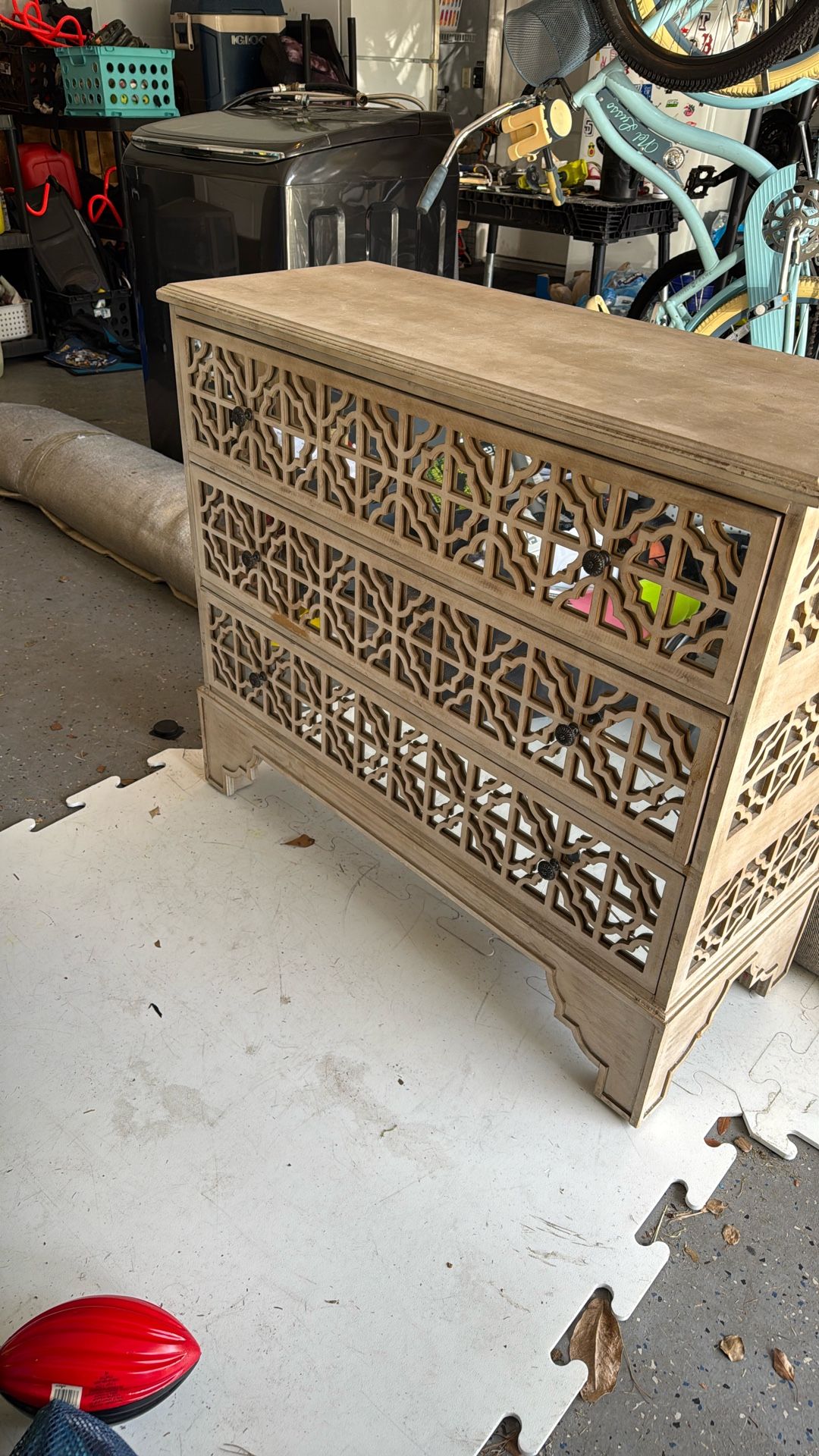 Dresser