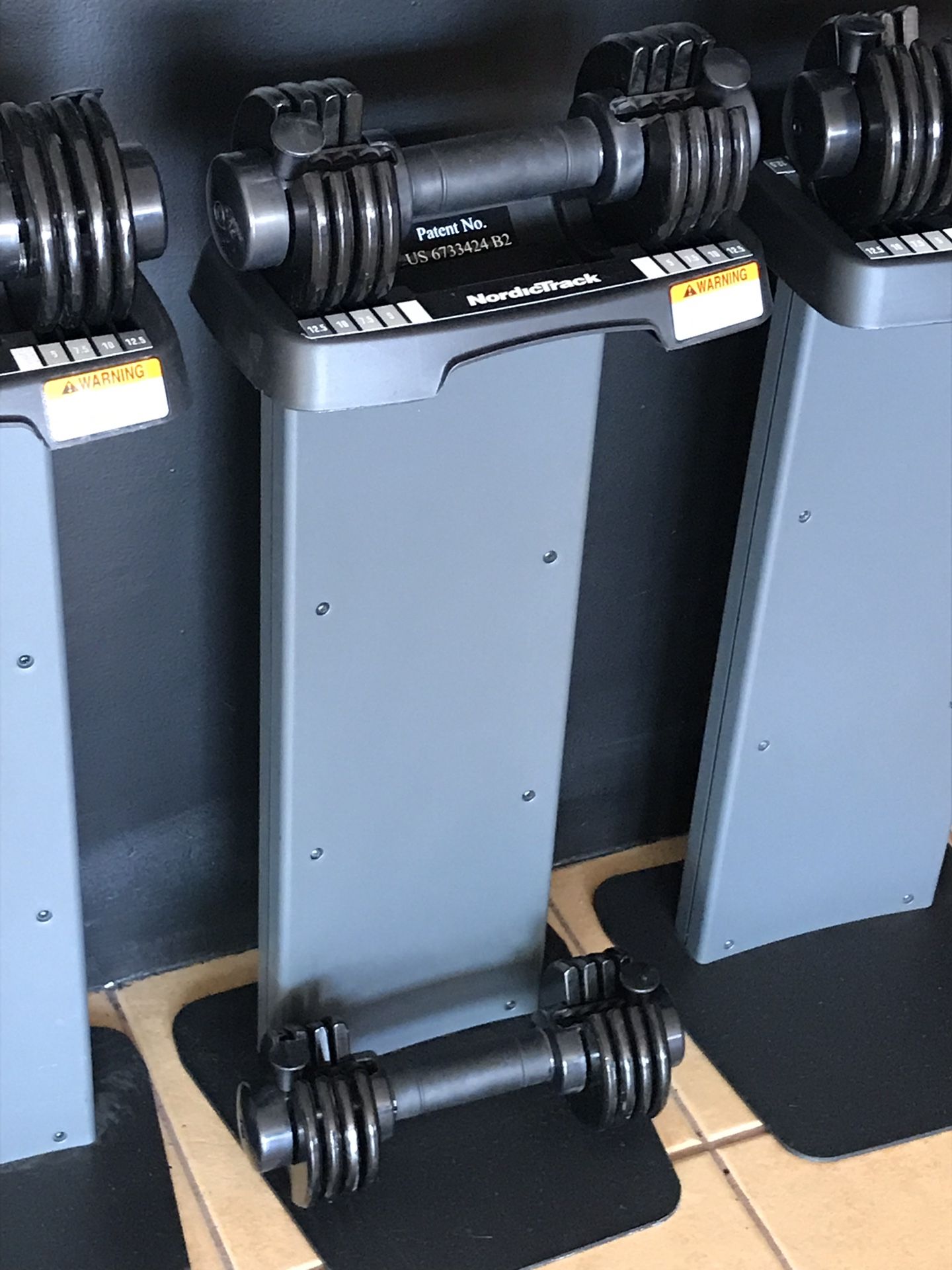 Set of dumbbells