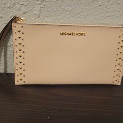 Michael Kors Klutch Wristlet 