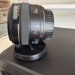 Canon 50mm f/1.4 USM Lens – Portrait & Low Light Lens
