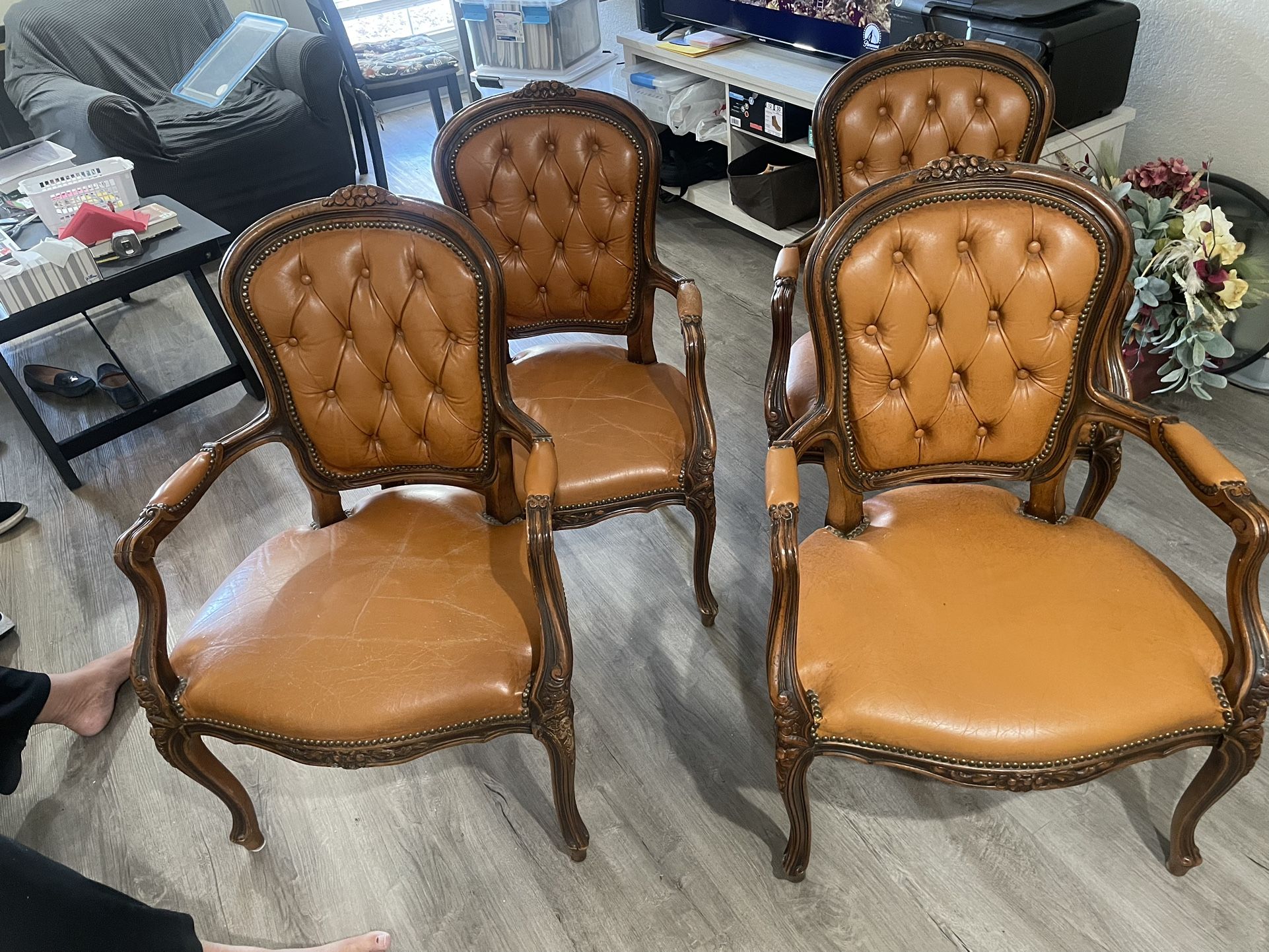 (set of 4) Vintage Late 20th Century Chateau d'Ax Louis XV Leather Chair