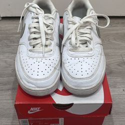 Nike Women’s Court Vision Sneakers Size 7