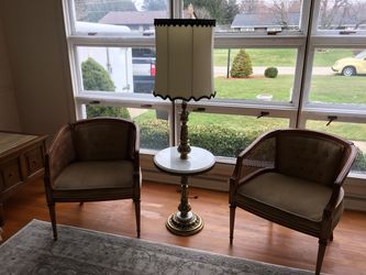 Accent chairs