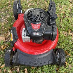Lawn mower Troy Bilt push mower excellent condition Working great