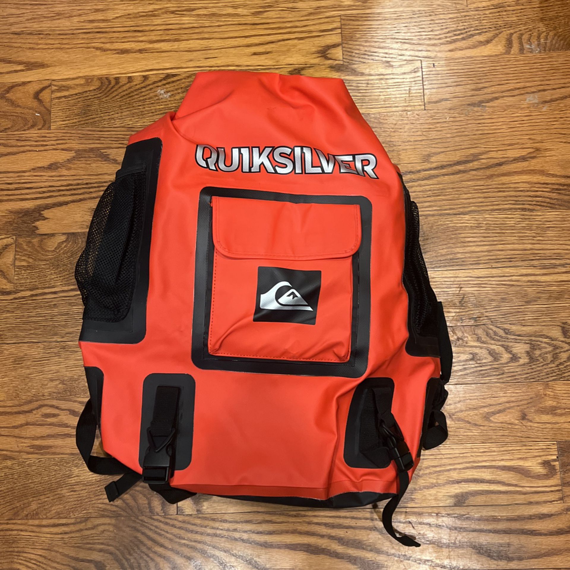 Quiksilver Sea Locker Wet Dry Backpack Red Color 