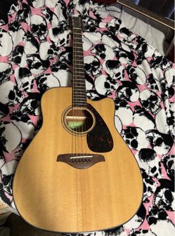 Yamaha Acoustic-Electric Guitar