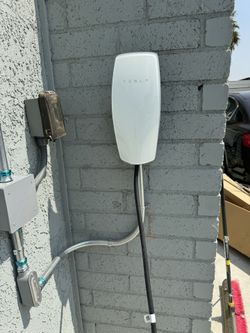 Tesla ,Toyota , Ford Etc Chargers (plugs )outlets ) Light Switches