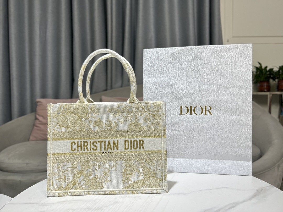 Ladies Christian Dior Bag
