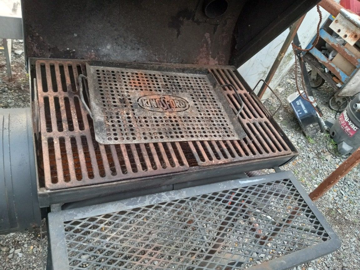 Gas Grills Like New Used Once Or Twice A Couple Diffrent Ones