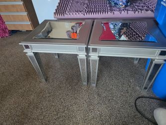 Mirrors coffe table & 2 end tables good condition