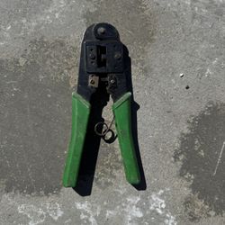 Crimping Tool For Modular Plug