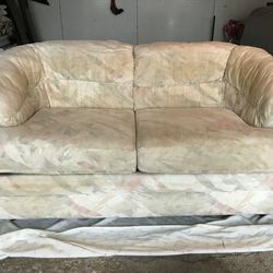 REGENCY MANOR LOVESEAT