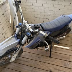 Apollo Dirt Bike 125CC 