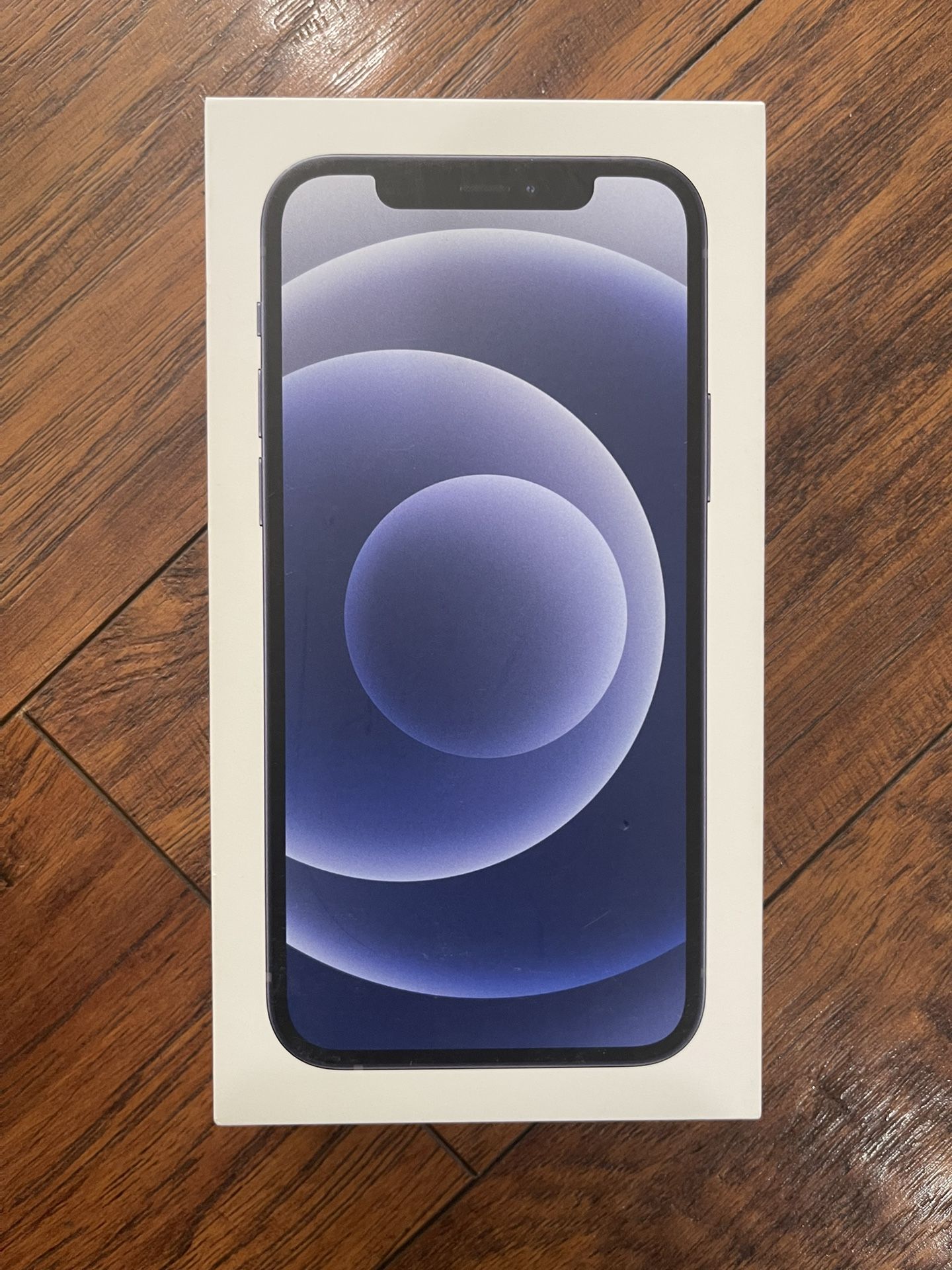 iPhone 12 Box