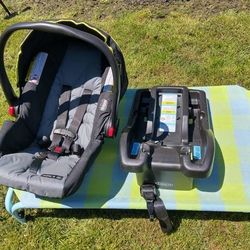 Graco infant baby Car Seat with base