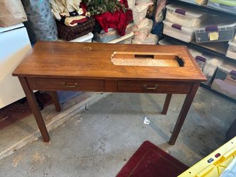 Sewing machine table