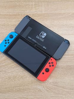 Nintendo Switch - V2 with Gray Joy-Con HAC-001(-01) Fair