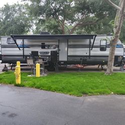 2022 Forest River Salem 29VBUD – One Owner – Good Condition
