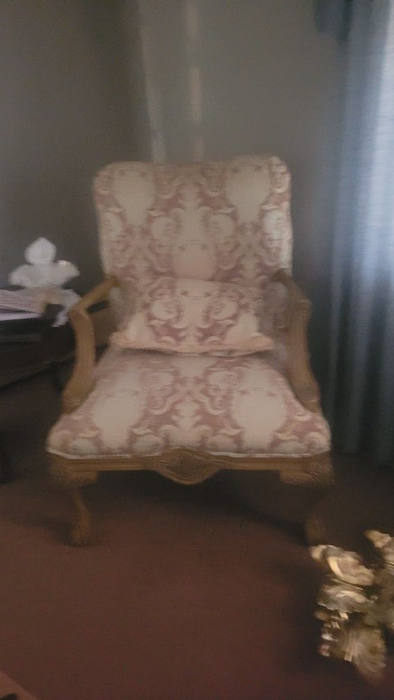 Antique oversized chair Queen anne