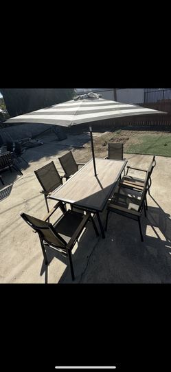 Patio Table And 6 Chairs With Umbrella 