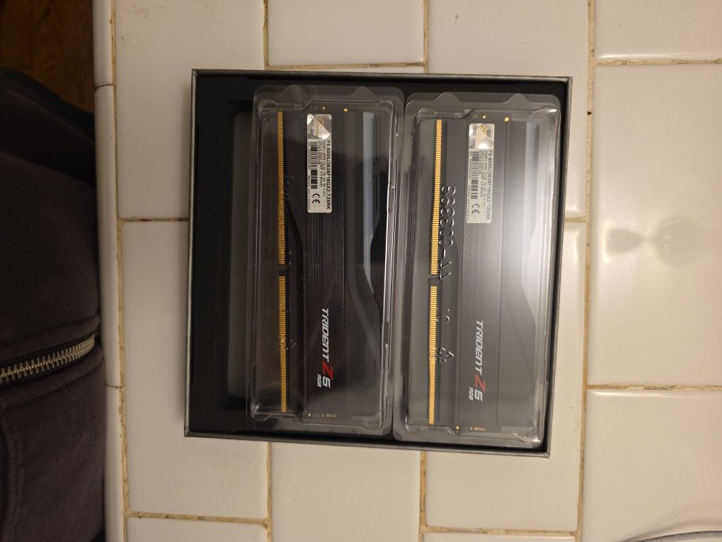 G.Skill Trident Z5 RGB 32GB (2 x 16GB) DDR5-6000 PC5-48000 CL36 Dual Channel
