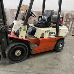 Forklift / Montacarga 