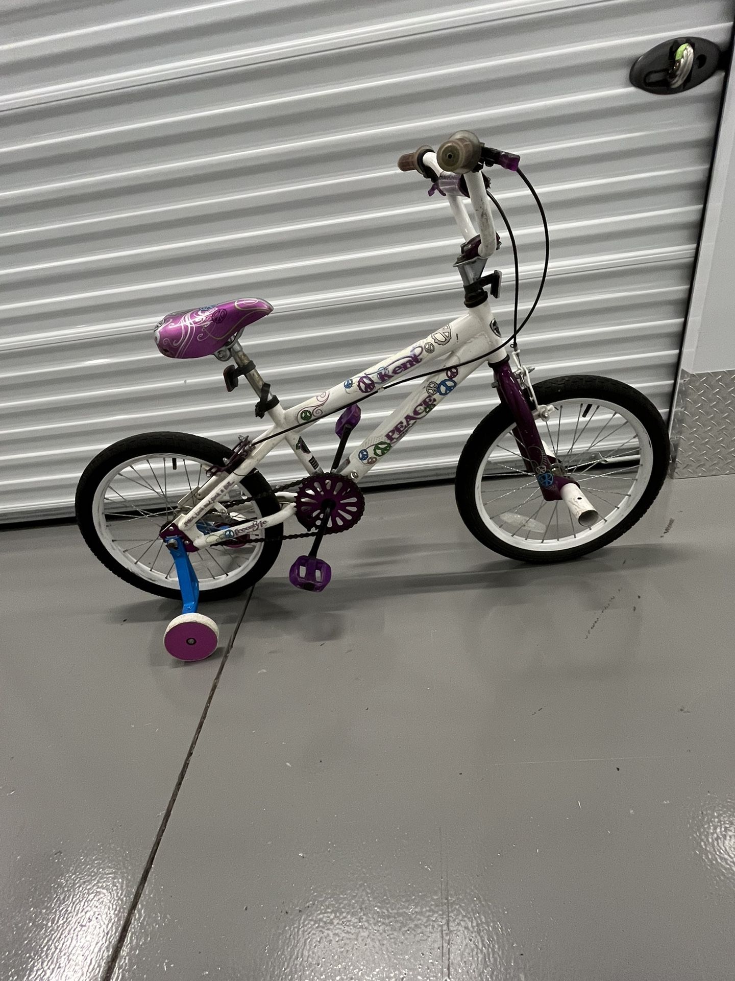 The Kent Peace 18-inch bike is a BMX-style bike