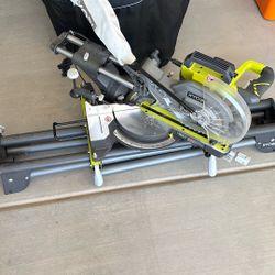 Miter Saw / w Built In Table 