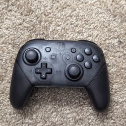 Nintendo Switch Pro controller - Like New