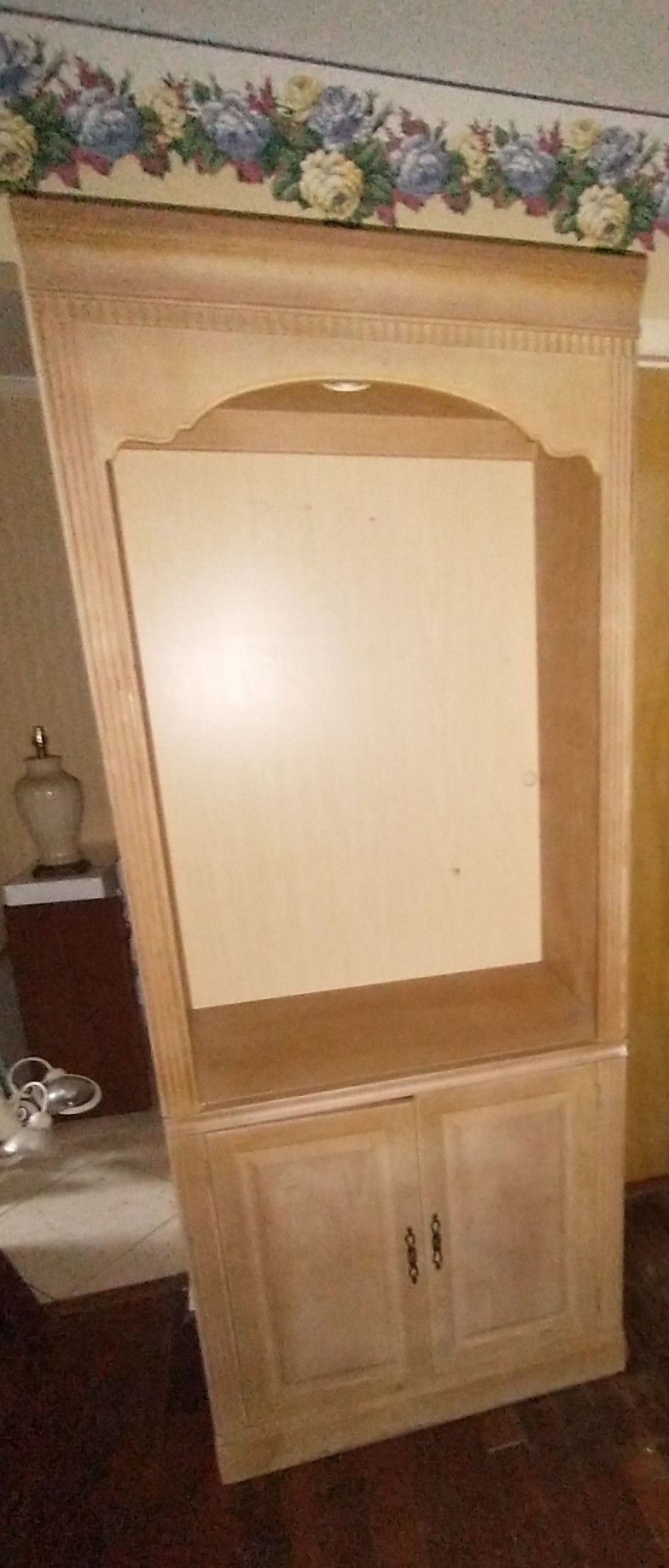 Armoire 32"Lx17"1/2Wx78"H,TV Cabinet