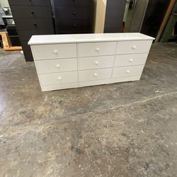 White 9 Drawer Dresser With Knobs 