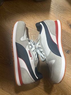 Kids shoes size 4