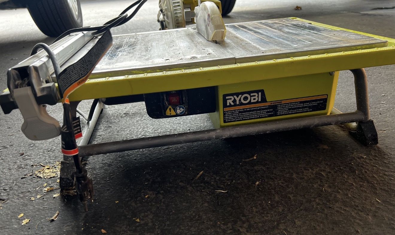 Tile saw