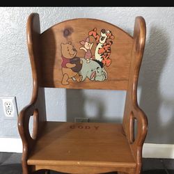 Cute Kids Wood Chair /No Delivery Located In Hesperia CA 