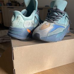 Yeezy Boost 700 Fadazu