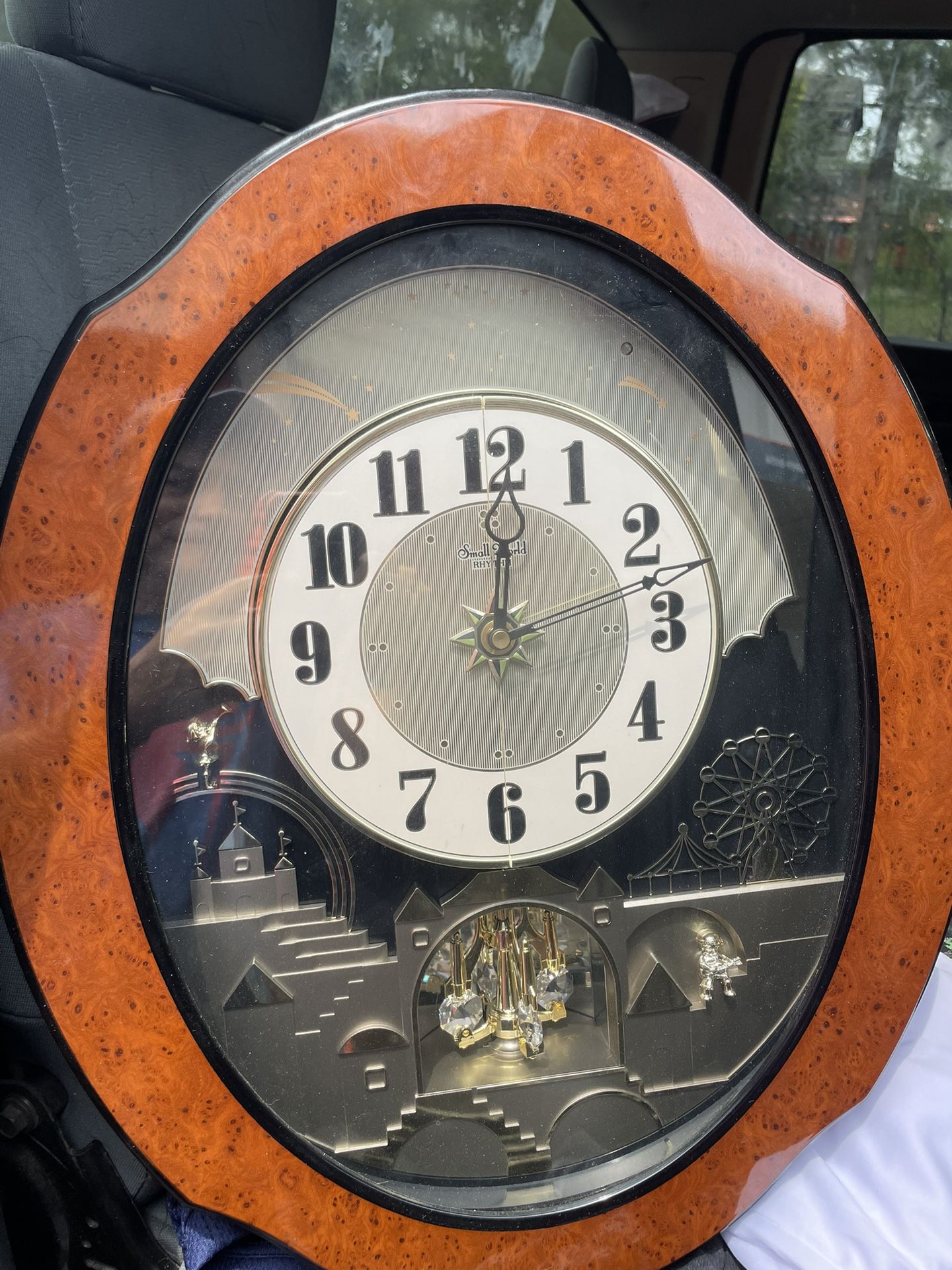 Rhythm Clock With Music And Back Face Opens And Spins