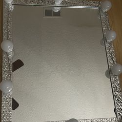 Vaniy mirror
