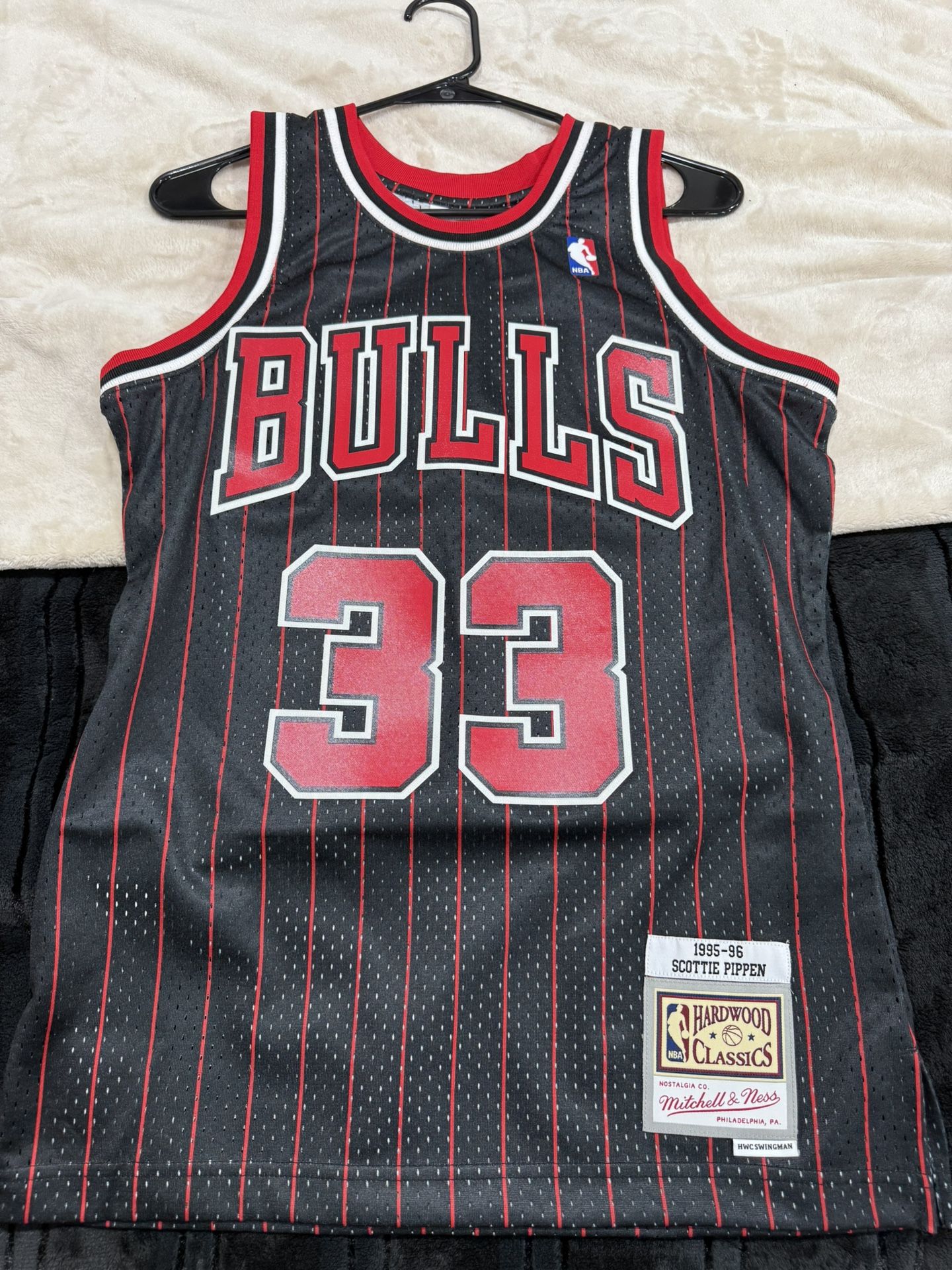 Chicago Bulls Jersey Scottie Pippen (Size Men’s Small)
