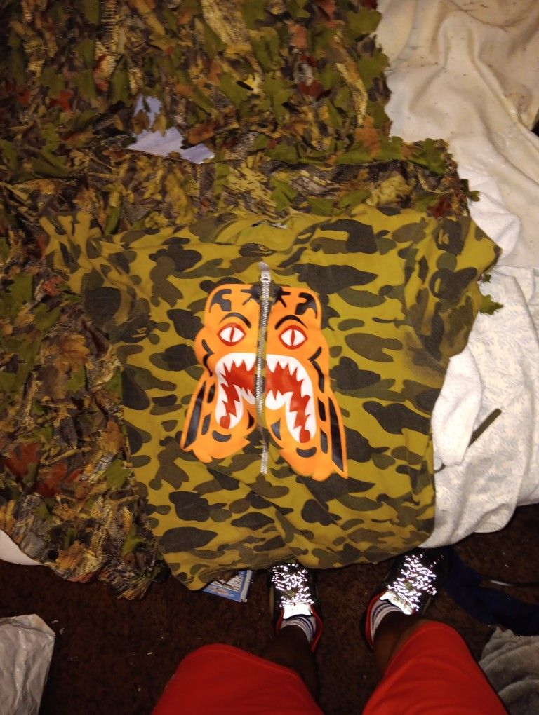 Bape T