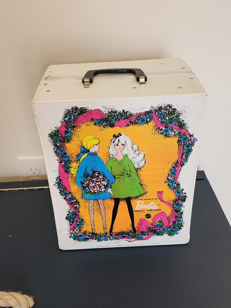 VINTAGE 1968 The World Of Barbie Doll Carrying Storage Doll And Clothes Trunk