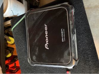 1600w Pioneer amp and 12inch Kicker CompR subs