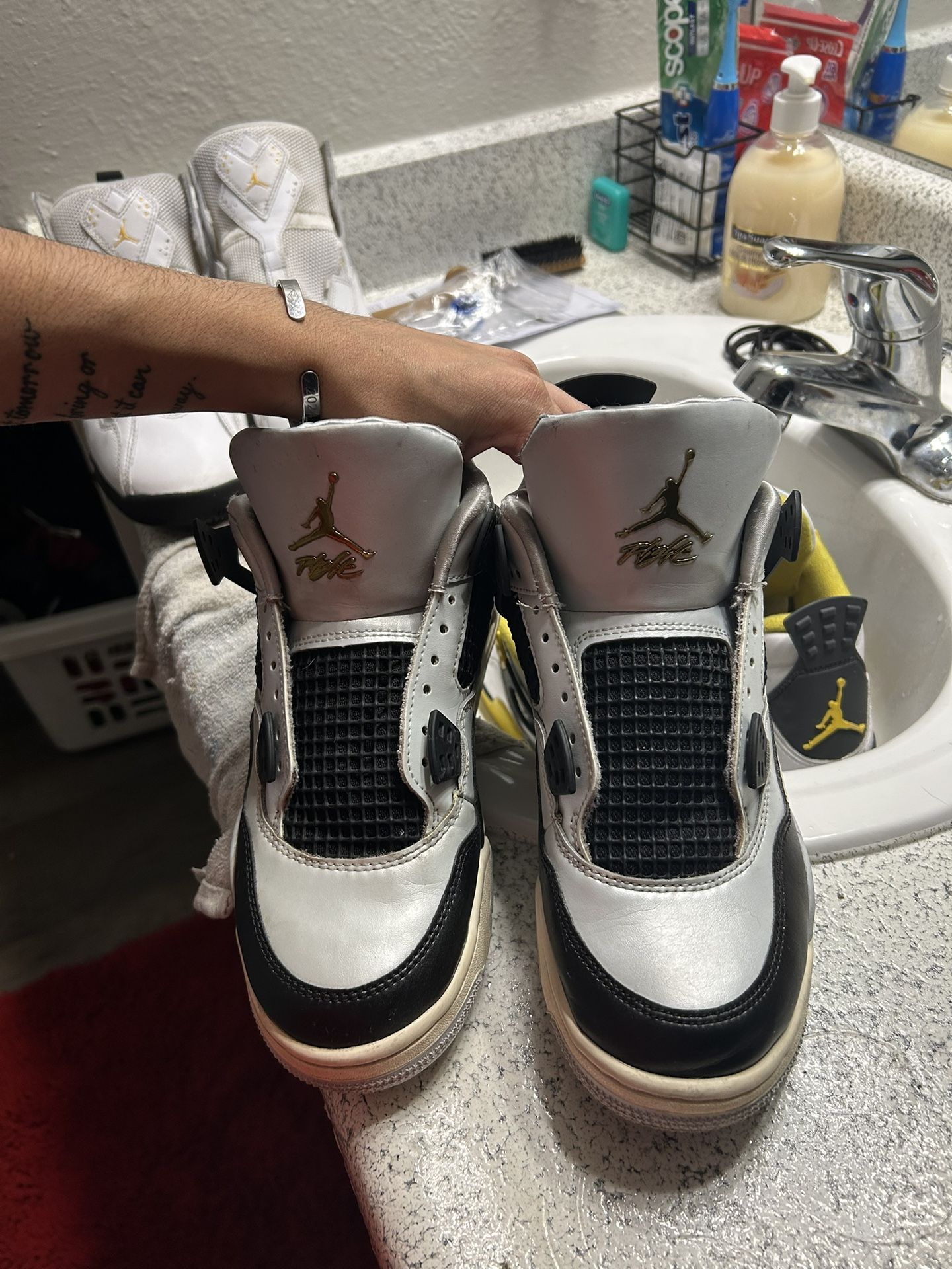 Air Jordan 4 Retro