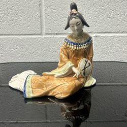 Vtg Chinese Porcelain Figurine Oriental Sitting Lady Holding Fan Shiwan Style