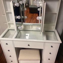Vanity Makeup Desk Either Mirrors 
