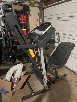 Gold gym treadmill trainer 430i