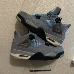Jordan 4 UNC 