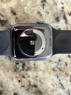 Apple Watch Series 4, With original Charger, Space gray, 44mm, Aluminum