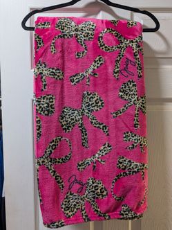 LIKE NEW JUICY COUTURE BLANKET