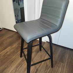 30" Bar Stool 30$