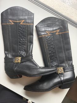 Women’s leather cowboy boots